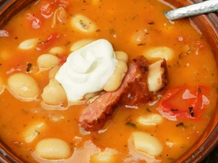 White Bean Soup With Smoked Ribs
