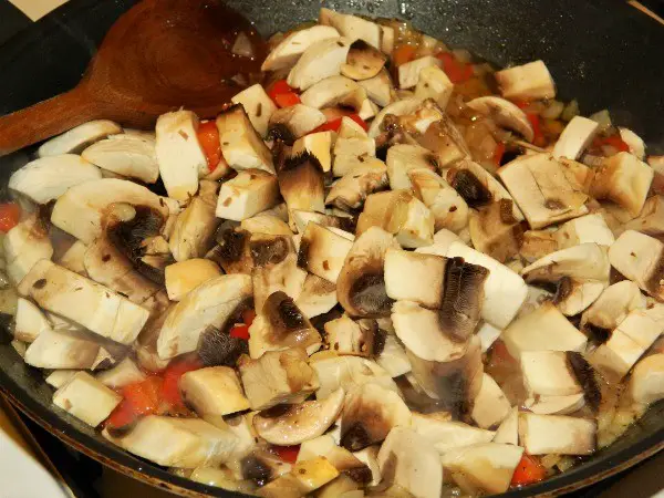 Best Creamy Mushroom Pasta Recipe-Add Cut Mushrooms to Fried Onions and Pepper