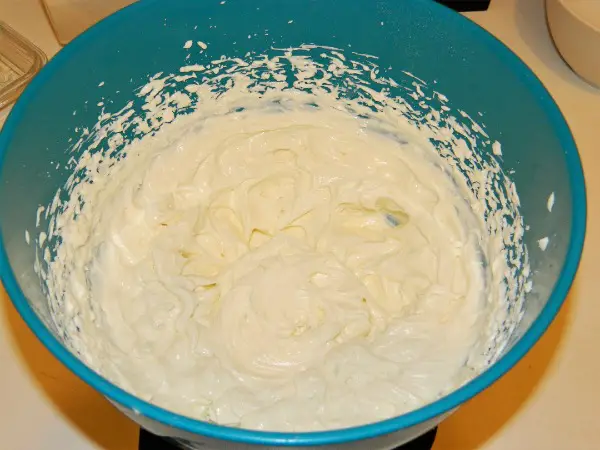 Best Raspberry Cheesecake Recipe-Mixed Cheese Cream With Double Cream Foam in Bowl