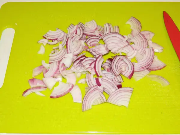 The Best Greek Salad Recipe-Sliced Onion