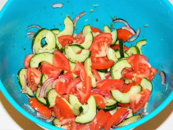 The Best Greek Salad Recipe-Tomatoes, Cucumber and Onions Salad