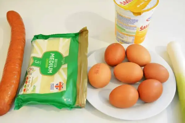 Best Cheesy Potato Casserole Recipe-Eggs, Sausage, Cheddar Cheese, Sour Cream and Leak