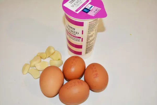 Best Creamy Chicken Soup Recipe-Sour Cream, Eggs and Garlic Cloves