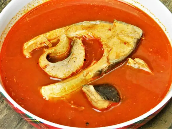 Best-Fish-Soup-Recipe-Fishermans-Soup-Served-in-Bowl