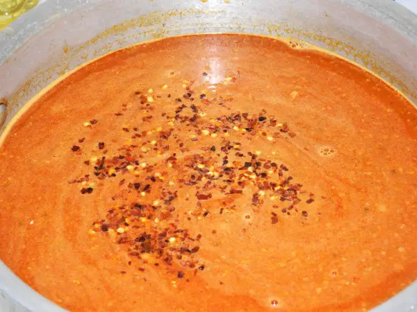 Best Fish Soup Recipe-Seasoning the Fisherman's Soup With Dried Chilli