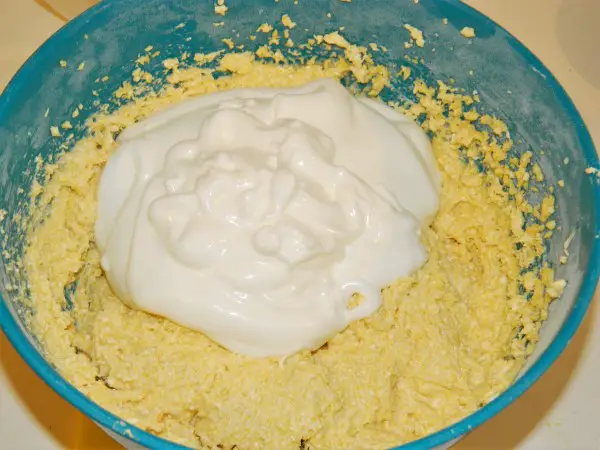 Best Sweet Cornbread Recipe in a World-Add Mixed Egg White Foam to Dough
