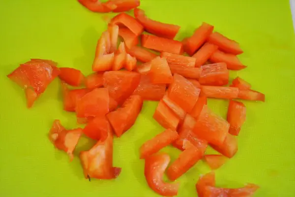 Easy Cold Pasta Salad Recipe-Chopped Bell Pepper