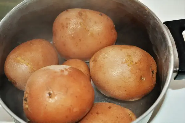 Best Simple Potato Salad Recipe-Boiled Cooling Red Potatoes