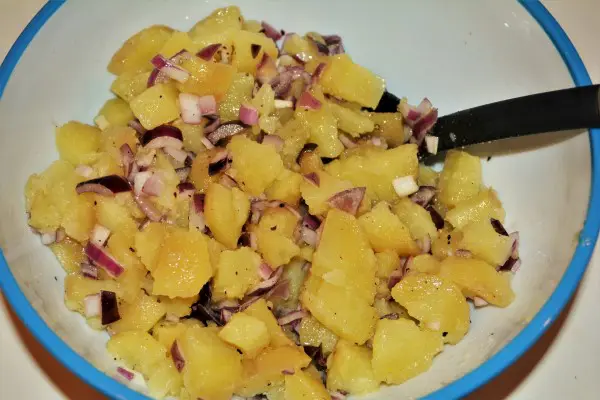 Best Simple Potato Salad Recipe-Mixing the Potatoes Salad
