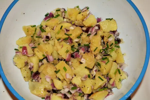 Best Simple Potato Salad Recipe-Ready to Serve