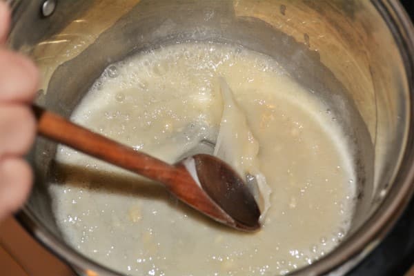 Hungarian Green Bean Soup Recipe-Frying Flour in Hot Oil