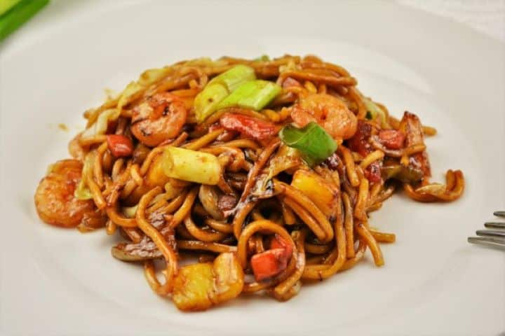 King Prawn Noodles Recipe - Served on Plate King Prawn Noodles Served on White Plate