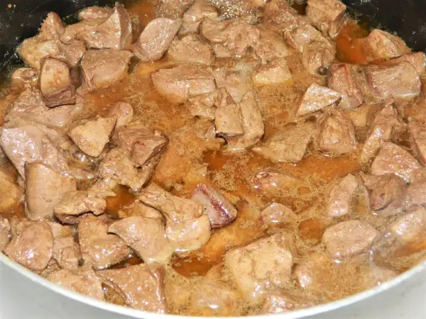 Sauteed Chicken Livers With Onion - Simmered Chicken Livers