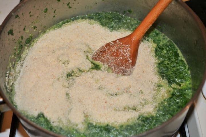 Breadcrumbs on Blended Spinach in the Pot