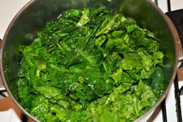 Quick Creamed Spinach Recipe - Frying Spinach Leaves in the Pot
