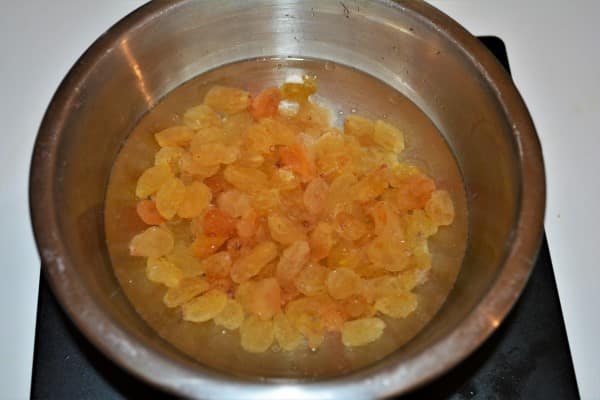 Traditional Baked Cheesecake Recipe-Soaked Raisins