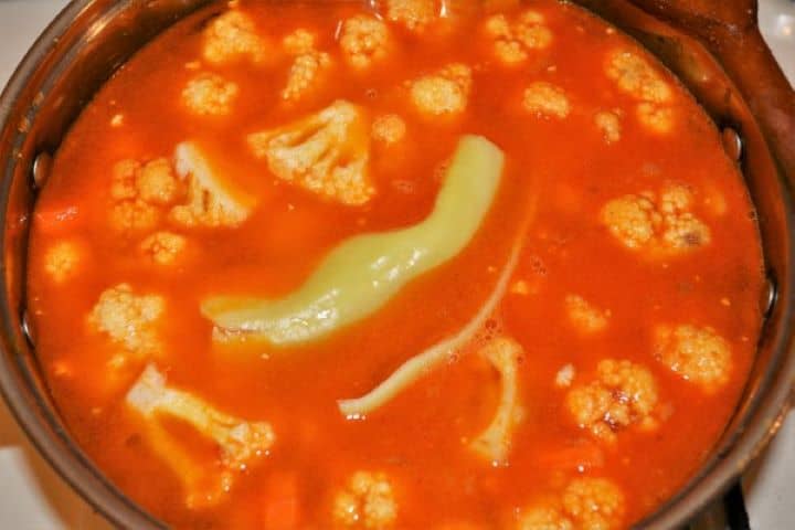 Best Healthy Cauliflower Soup Recipe-Boiling Soup Boiling Cauliflower Soup in the Pot