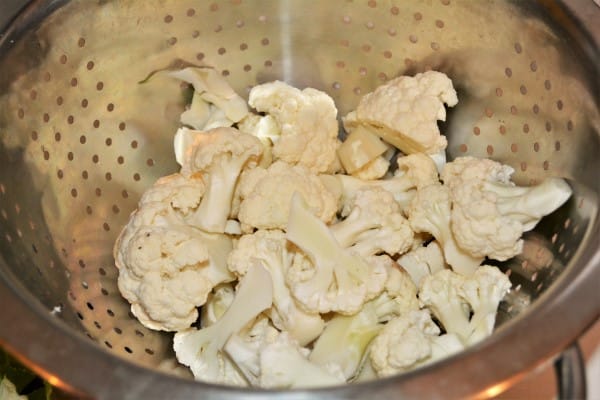 Best Healthy Cauliflower Soup Recipe-Cauliflower Florets in the Strainer
