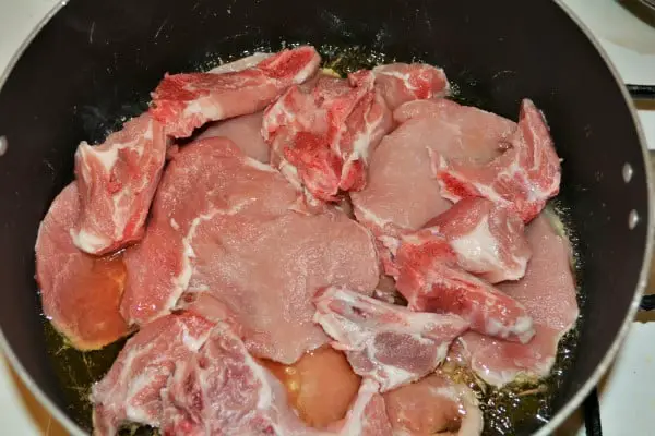 Creamy Pork Stew Recipe-Frying Pork Loin Slices and Bones in the Pan