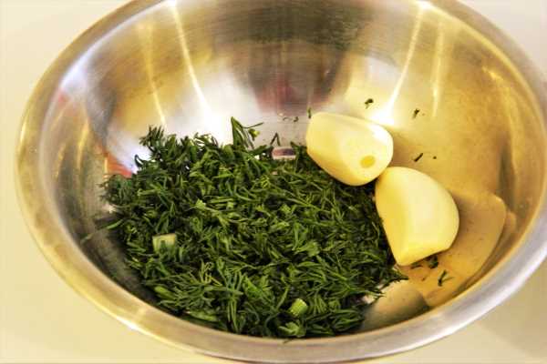 Romaine Lettuce Soup Recipe-Chopped Dill and Garlic Cloves