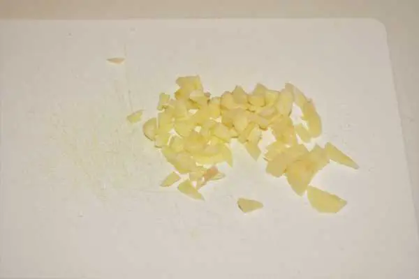 Romaine Lettuce Soup Recipe-Chopped Garlic