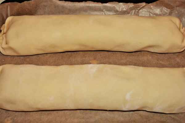 Apple Shortcrust Pastry Recipe-Rolled Shortcrust Pastry in the Baking Tray