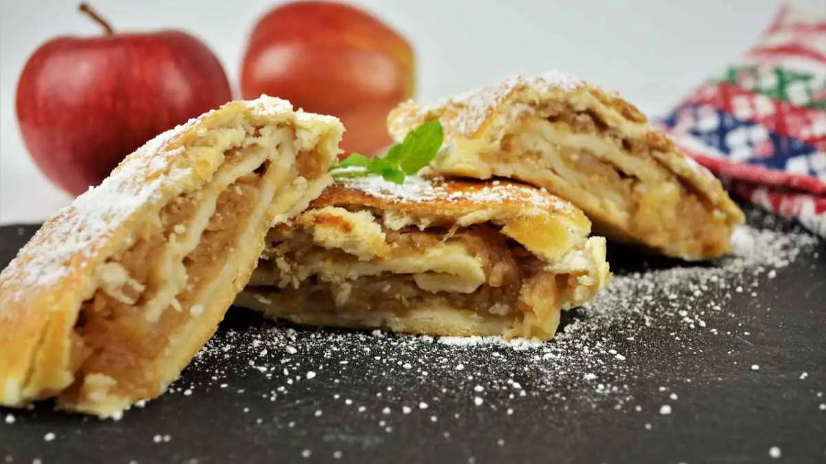 Apple Shortcrust Pastry Recipe-Served on the Platter With Icing Sugar