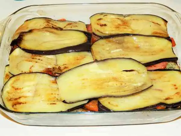 Best Eggplant Casserole Recipe-Fifth Layer of Moussaka is Eggplant Slices