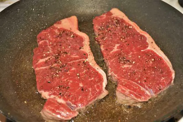 Easy Pan-Fried Steak Recipe-Frying Steaks in the Pan