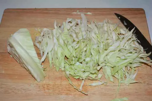 Quick and Easy Homemade Coleslaw Recipe-Thin Slicing Cabbage