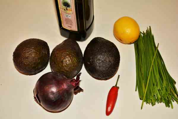 Best Homemade Guacamole Recipe-Ingredients