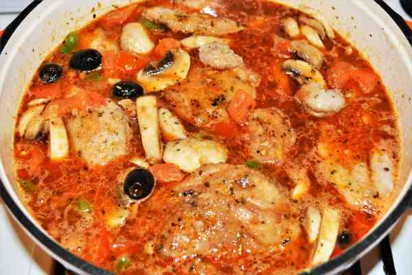 Best Turkey Cacciatore Recipe-All Ingredients Simmering in the Pot