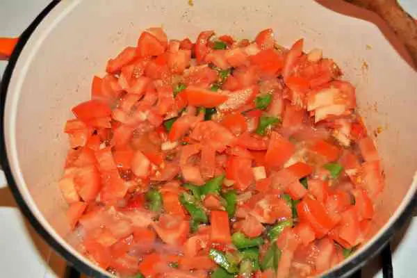 Best Turkey Cacciatore Recipe-Chopped Tomatoes in the Pot Over the Vegetables