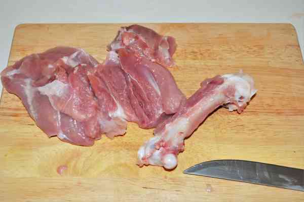 Best Turkey Cacciatore Recipe-Removing the Bone From the Turkey Thigh
