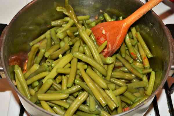 Green Beans in Tomato Sauce-Boiled Green Beans on Sauteed Onion