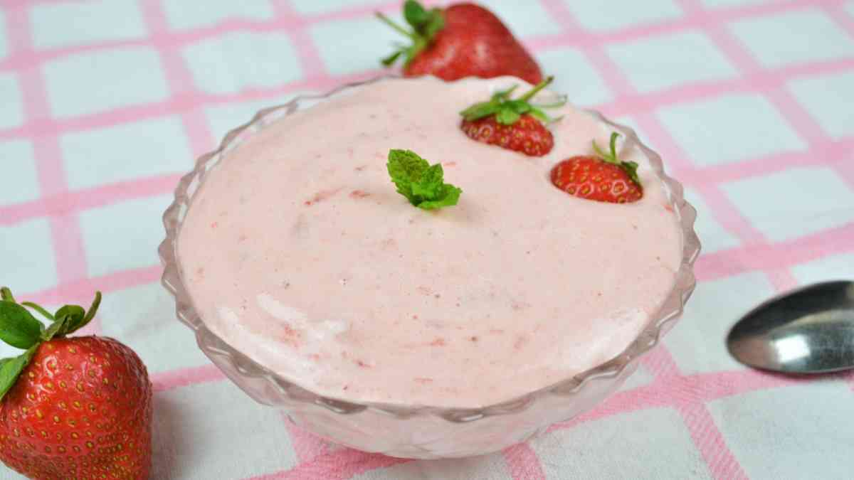 Strawberry Mousse Recipe Without Gelatin-Served in Bowl With Strawberry on Top