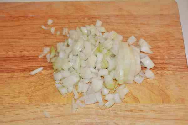 Turkey Cabbage Stew Recipe-Chopped Onion