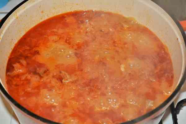 Pork and Sauerkraut Goulash-Simmering Pork and Sauerkraut Stew
