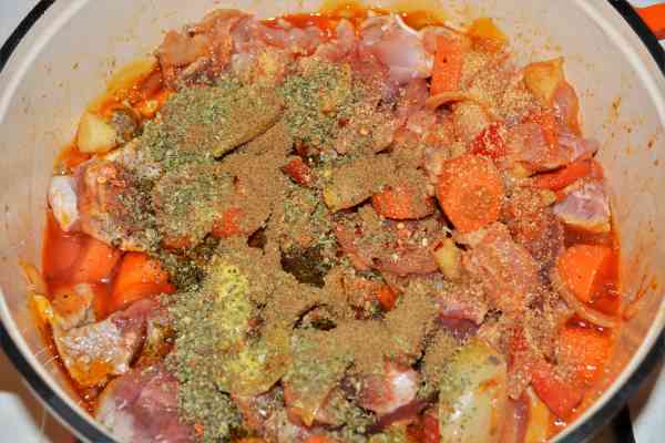 Meatloaf Pate Recipe-Frying Seasoned Meat and Vegetables in the Pot
