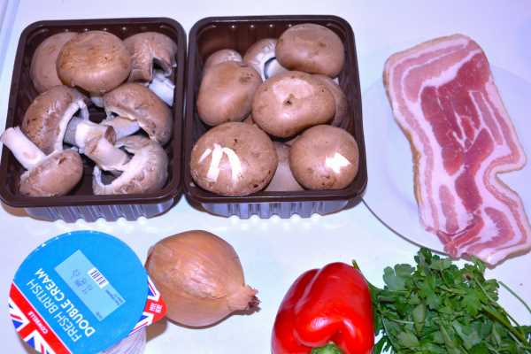 Hungarian Mushroom Paprikash-Mushrooms, Bacon, Onion, Bell Pepper, Sour Cream and Parsley