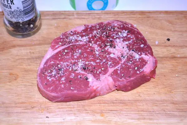 Ribeye Steak in Air Fryer-Seasoned Ribeye Steak on the Chopping Board