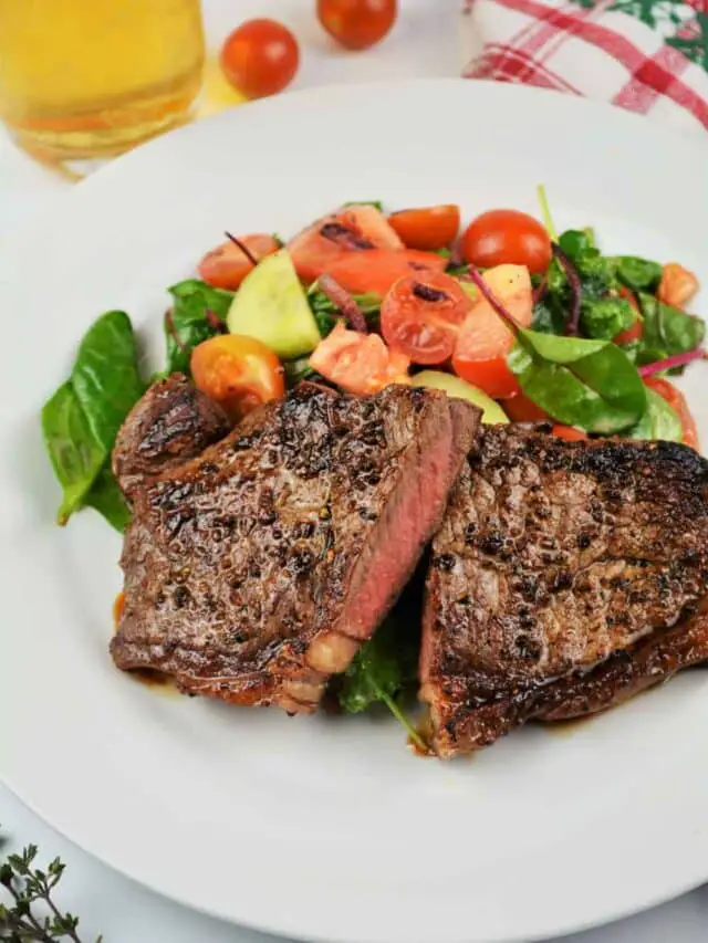 cropped-Easy-Pan-Fried-Steak-Recipe-Served-on-Plate-With-Salad3.jpg