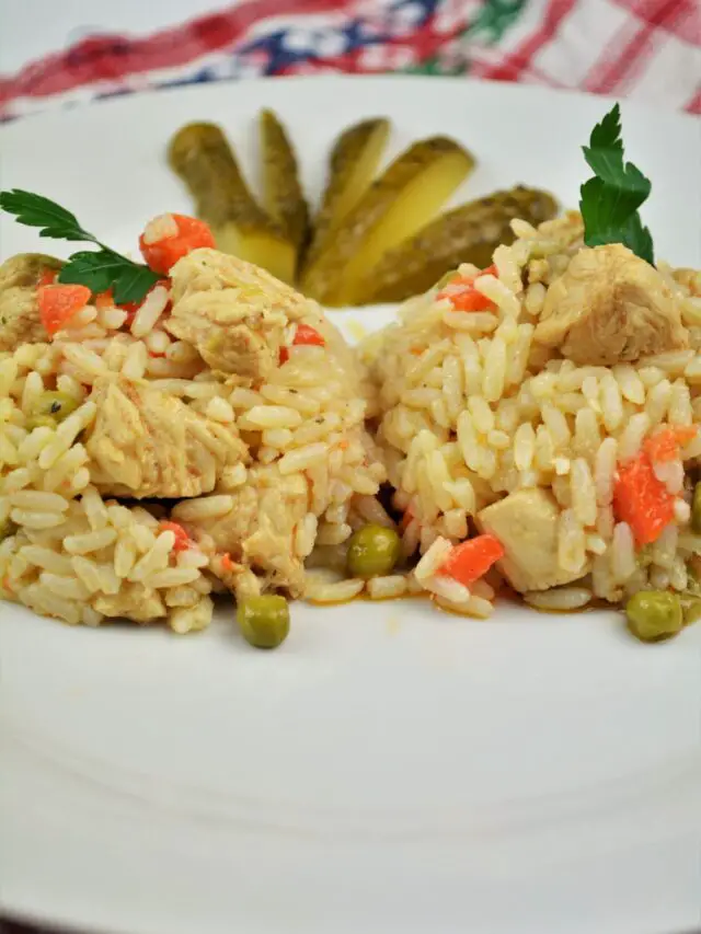 cropped-Simple-Turkey-Fried-Rice-Recipe-Served-on-Plate-With-Pickled-Cucumber6.jpg