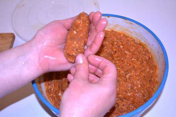 Skinless Sausages-Rolling Sausage Shapes by Hand