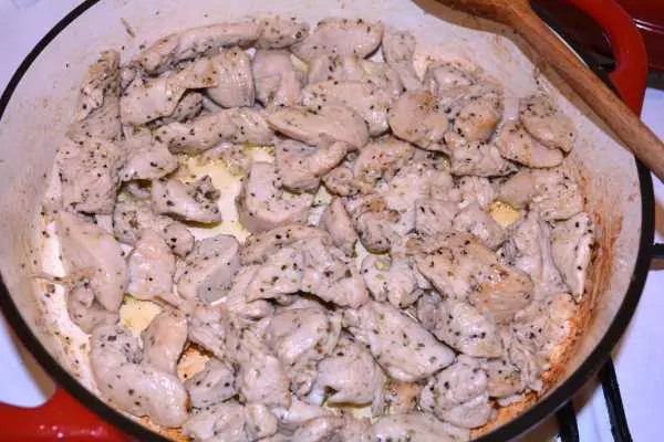 Chicken and Mushroom Alfredo-Fried Chicken Cubes in the Pot