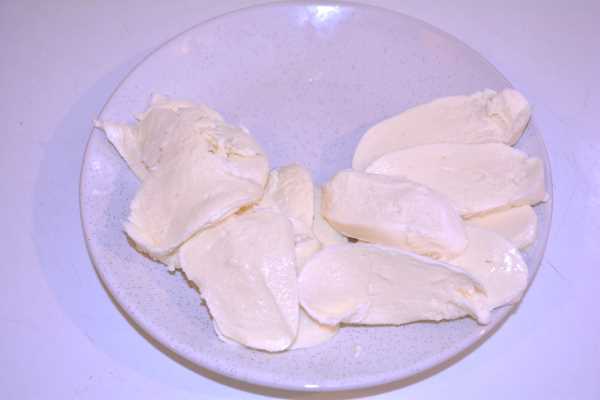 Creamy Mozzarella Polenta-Sliced Mozzarella on the Plate