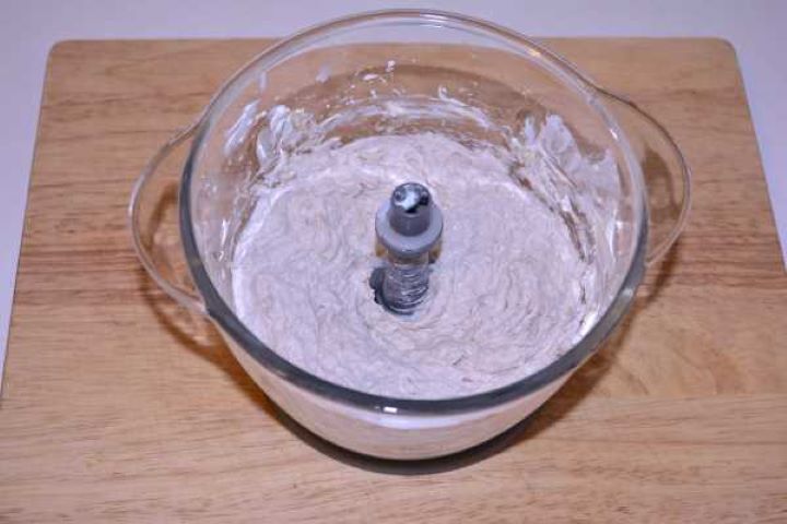 Paste Smooth and creamy blended smoked mackerel and cream cheese mixture inside the food processor.
