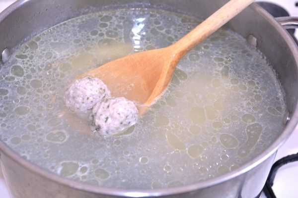 Romanian Meatball Soup-Boiling Meatballs in the Chicken Broth