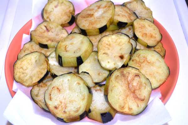 Turkish Moussaka- Fried Eggplant Slices in the Bowl