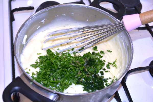 Herbed Cream Cheese-Chopped parsley, Thyme and Chives in the Warm Cheese